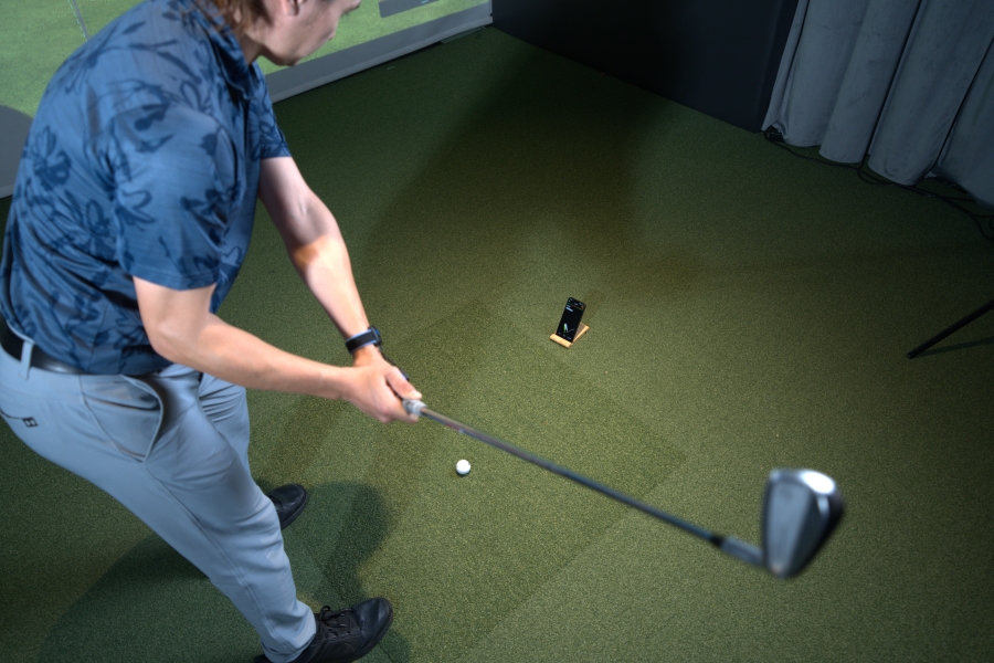 golfer training indoor with HackMotion